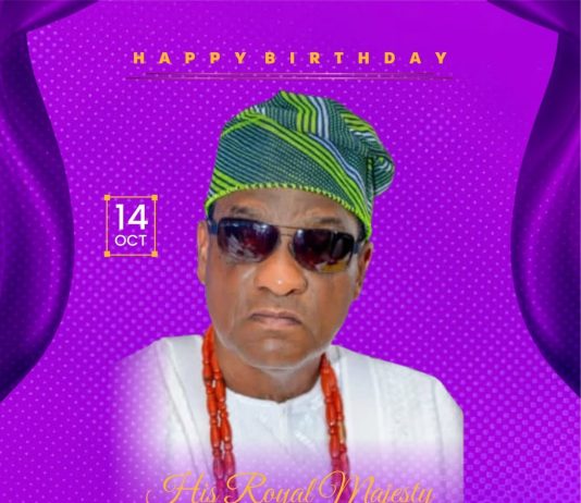 MOSES OLAREWAJU FELICITATES WITH HIS ROYAL MAJESTY OBA MOBADENLE OYEKAN ON HIS 70TH BIRTHDAY.